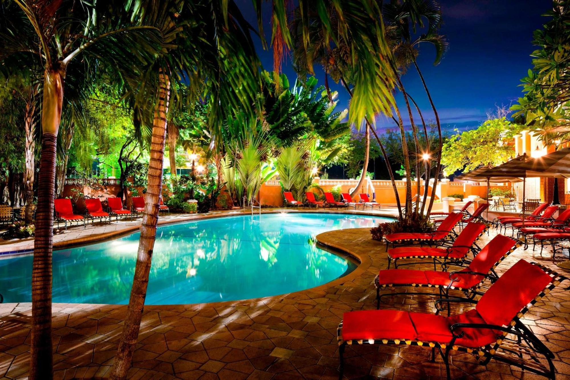Sheraton Suites Fort Lauderdale At Cypress Creek Exterior photo