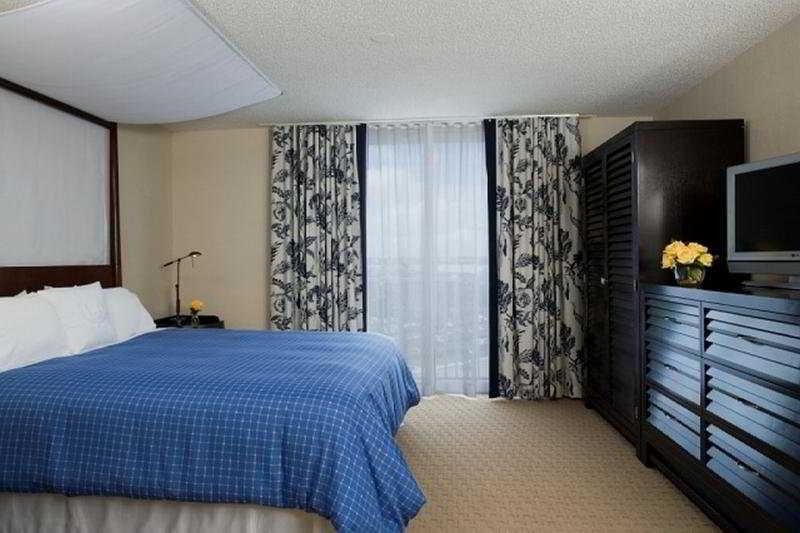 Sheraton Suites Fort Lauderdale At Cypress Creek Room photo